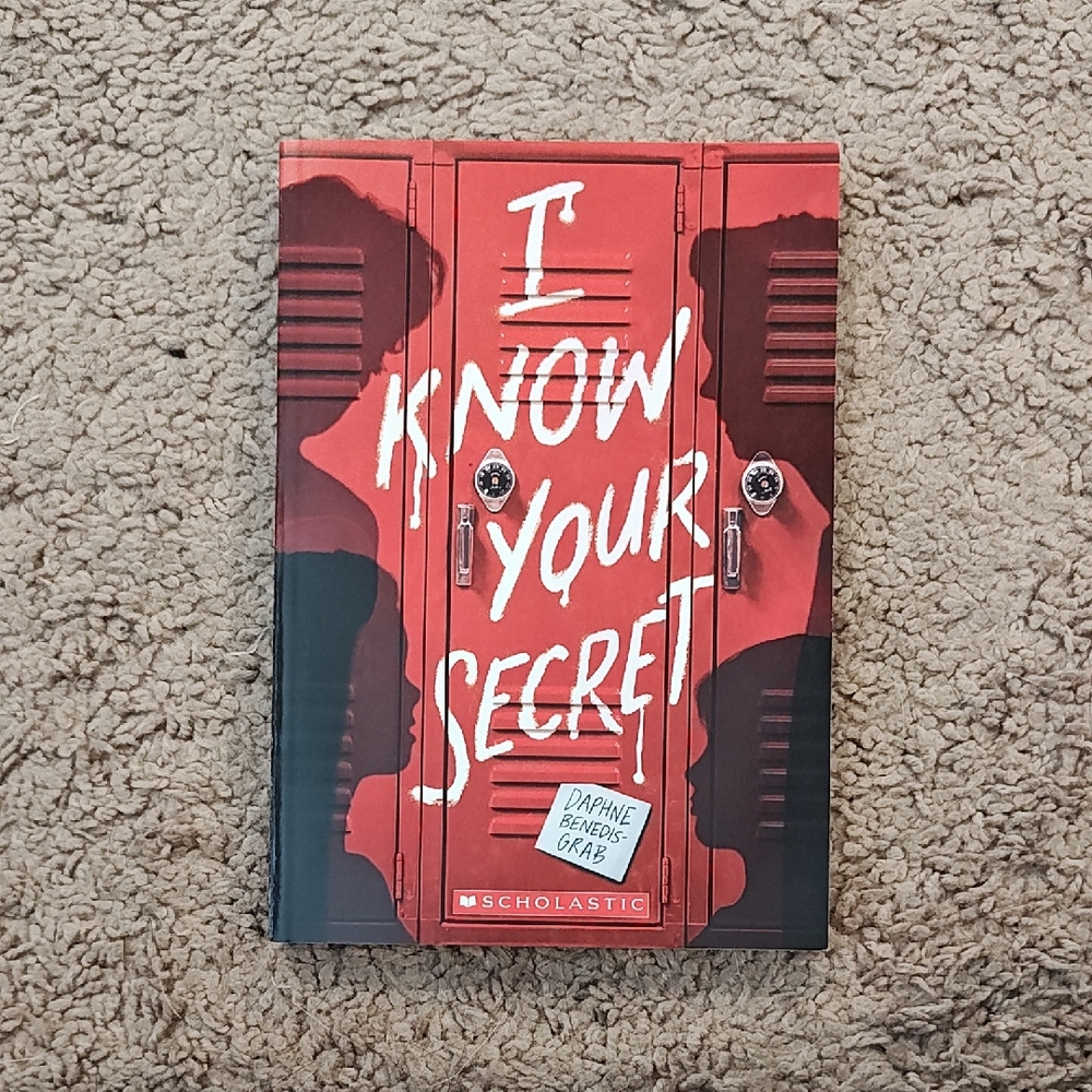 Scholastic Red and Black 'I Know Your Secret' Book